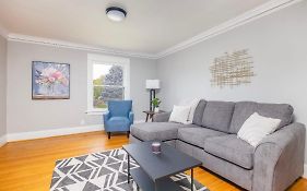 Spacious 2 Bedroom Home Near Ingersoll & Downtown