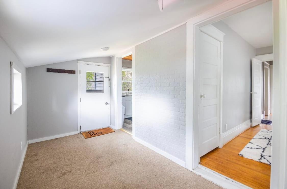 Spacious 2 Bedroom Home Near Ingersoll & Downtown Des Moines Exterior photo
