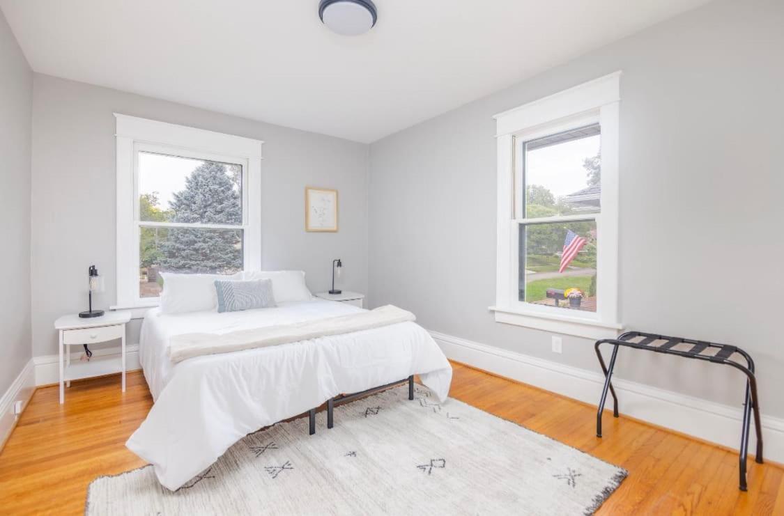 Spacious 2 Bedroom Home Near Ingersoll & Downtown Des Moines Exterior photo
